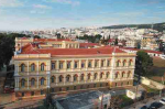 Η κατασκευή του ολοκληρώθηκε το 1906 με δωρεά του Ιωάννη Παπάφη και σύμφωνα με την επιθυμία του στεγάζεται σε αυτό κέντρο παιδικής μέριμνας.
